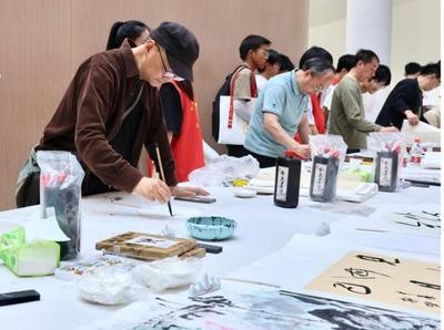 重庆电力高等专科学校举行诗词书画艺术交流展